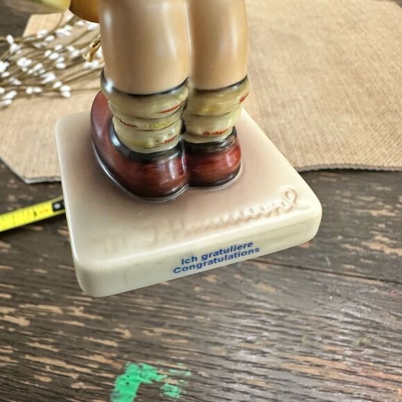 Goebel Hummel CONGRATULATIONS Girl Figurine 17/0 Final Issue TMK 7 Vintage - Picture 7 of 9